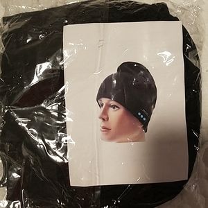 Bluetooth beanie
